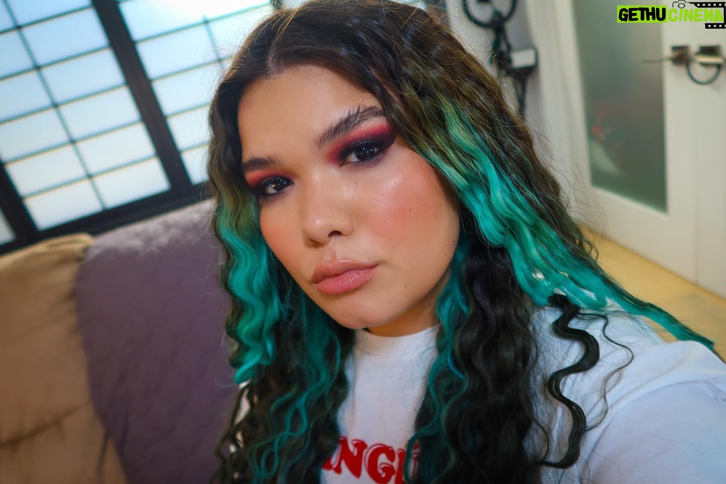 Madison De La Garza Instagram - Almost the weekend 💙✨