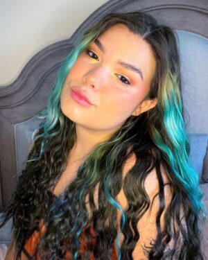 Madison De La Garza Instagram - who watched my live this morning ? 😊💗
