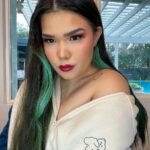 Madison De La Garza Instagram - Shadow, lashes, lips & gems by @rudecosmetics ❤️ “Nerdy” Eyeshadow Palette linked in my bio!