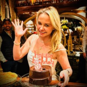 Madison McKinley Instagram - FINALLY I TURNED .. 3 !!! 💥🍾💥
