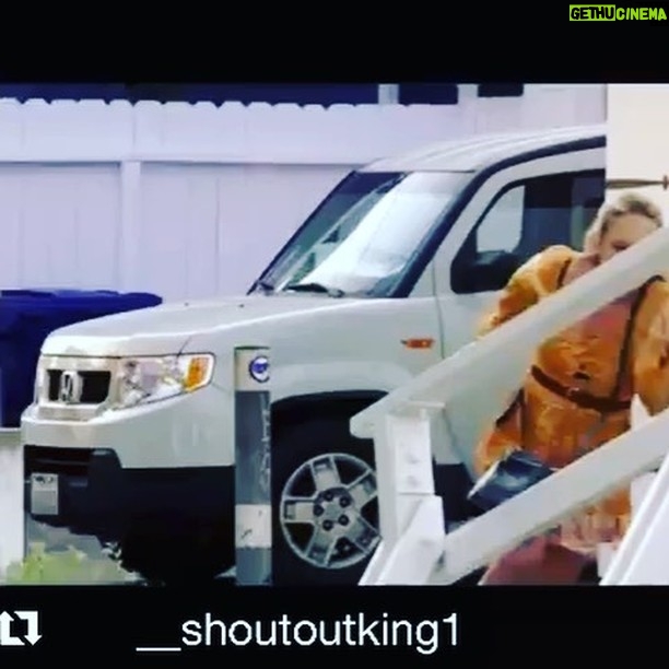 Madison McKinley Instagram - Committing Crimes 🤷♀️💉 on #ryanhansensolvescrimesontelevision Better clip @__shoutoutking1