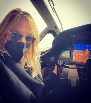 Madison McKinley Instagram - 👩‍✈️happy women’s day ❤️🛫🛩