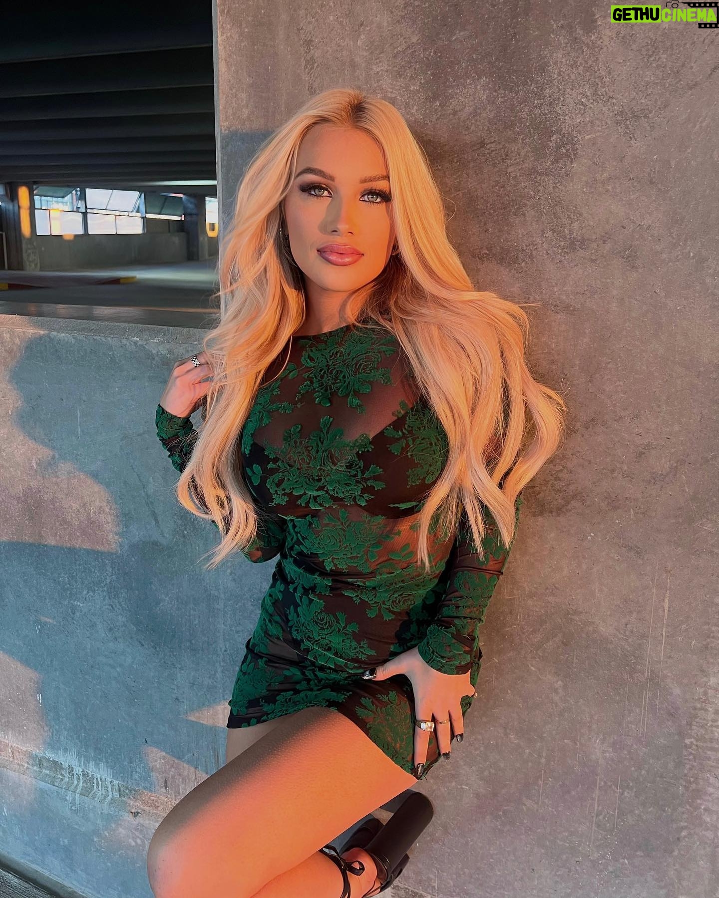 Mady McLanahan - 9.8K Likes - golden hour