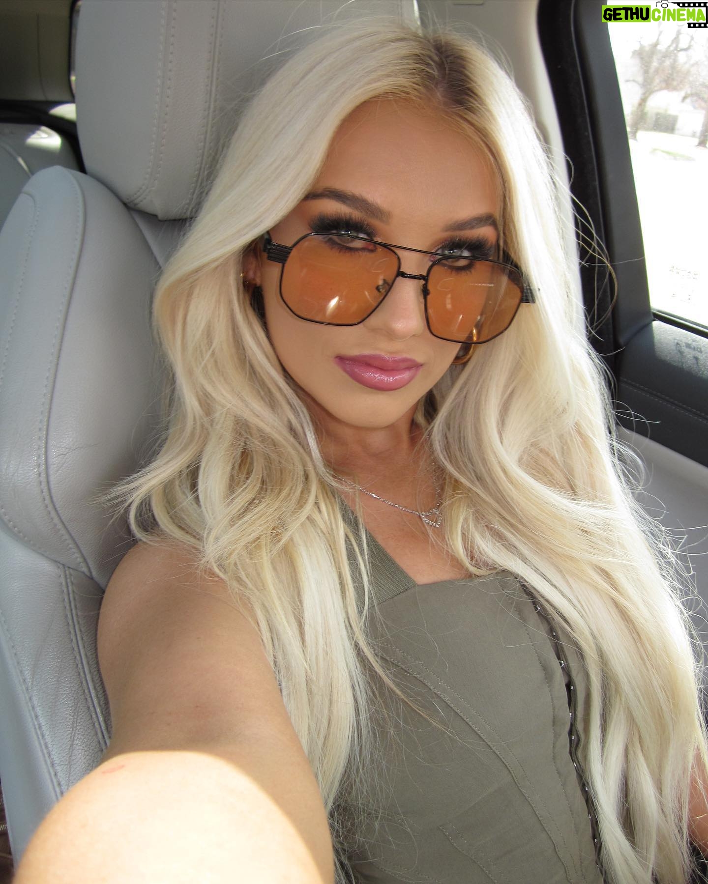 Mady McLanahan - 6.2K Likes - i can be ur passenger princess