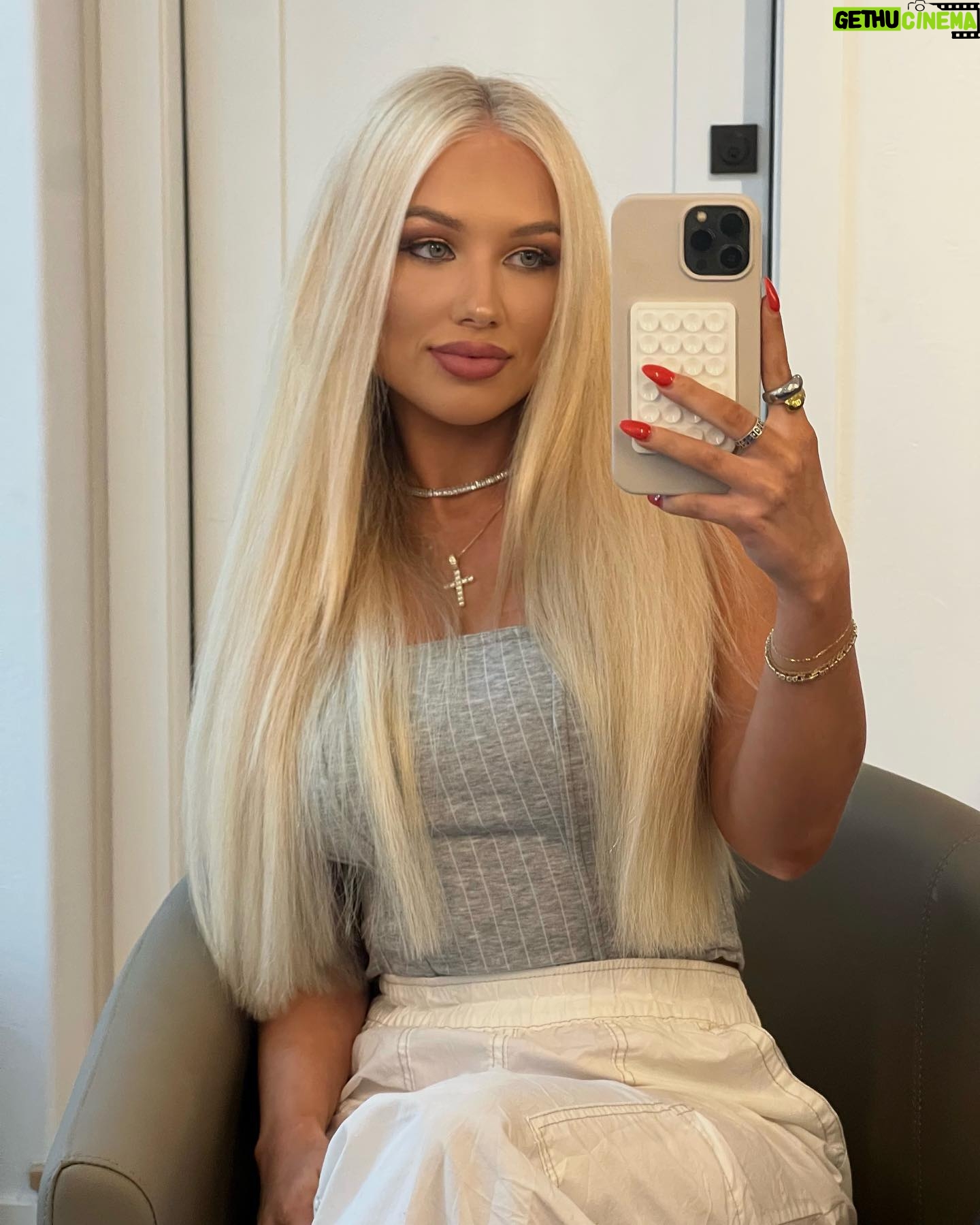 Mady McLanahan - 6.8K Likes - iām a whole new person when I have my hair done <3
ā¢
ā¢
ā¢
@donnabellahair 22ā weft extensions in shades: Platinum Ash Blonde & Platinum Light Blonde // use code: MADY to save $ :)