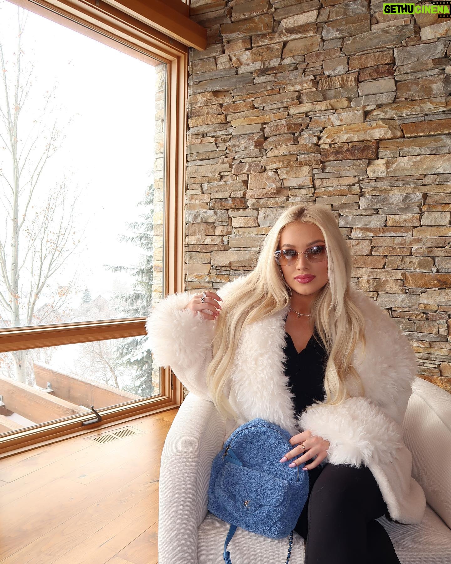 Mady McLanahan - 4.4K Likes - photo buffet