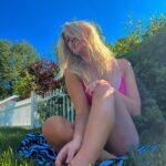 Maesi Caes Instagram – sun bum