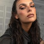 Mafalda Castro Instagram - Pub. Já sabem que adoro a gama Metal Detox de @lorealpro💙 A minha rotina capilar que protege o meu cabelo dos metais, para um cabelo mais brilhante, suave e preenchido. Passo 1: NOVO Pré-shampoo (preenche as microfissuras) •⁠ ⁠Aplicar em cabelo húmido e sem passar por àgua. Passo 2 e 3: Shampoo e Máscara (tratamento) •⁠ ⁠Aplicar em cabelo húmido e passar por àgua depois de 5 minutos de tempo de pose. Passo 4: Creme Leave-in (proteção térmica e UV) •⁠ ⁠Aplicar em cabelo seco com uma toalha, não é necessário passar por água. Passo 5: Óleo Metal Detox (ilumina e protege) •⁠ ⁠Pode ser aplicado em cabelo húmido ou seco Já experimentaram? #MetalDetox #LorealProPt