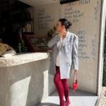 Mafalda Castro Instagram - Giving that chic energy 💄 w/ @calzedonia #calzedonia #tights #calzedoniatights #pub