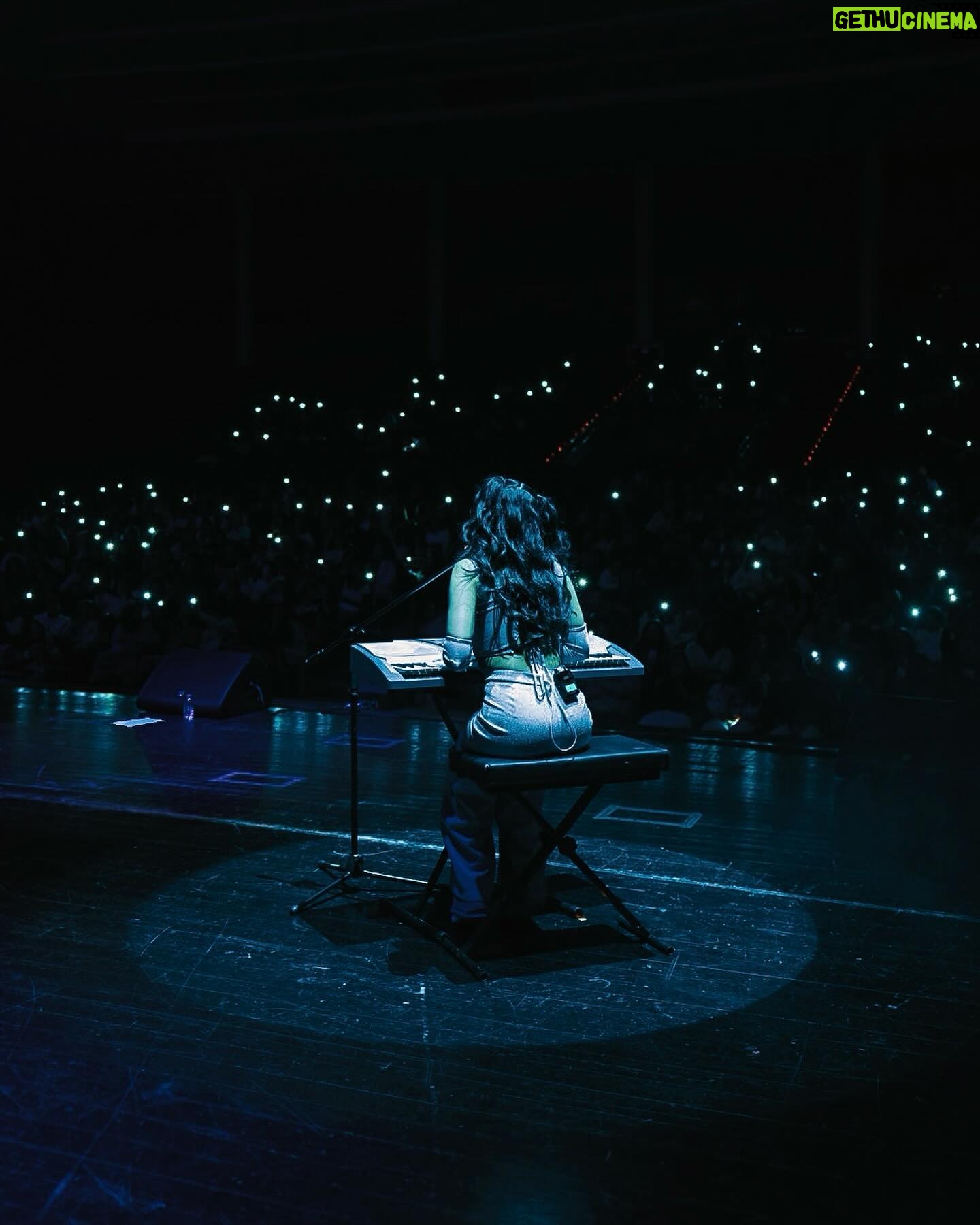 Mafalda Creative Instagram - FALTA EXATAMENTE 1 MÊS PARA O MEU ESPETÁCULO NO COLISEU DE LISBOA! 🤩🎤 Estou a preparar tudo para que tenham a melhor noite de sempre 🕺🏻💃🏻 Também estou nervosa, mas espero mesmo que se divirtam muito 🎂 Conto com vocês? 🥰 Bilhetes à venda online no site da Bol e fisicamente no Coliseu de Lisboa, Lojas Worten, Lojas Fnac, Balcões CTT, Agência Abep, Pousadas da Juventude, ServEasy e El Corte Inglês 🎫