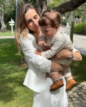 Mafalda Rodiles Instagram - Dias perfeitos no Algarve 🌿
Nada melhor do que um fim de semana para aproveitar muito, relaxar e celebrar o Amor 🤍
@kiabi_portugal