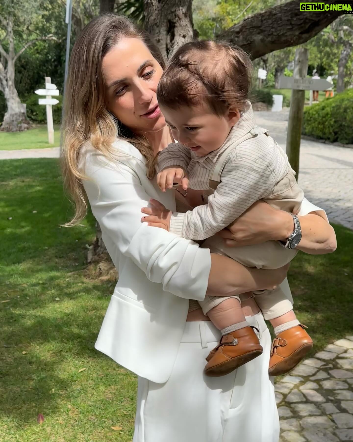Mafalda Rodiles Instagram - Dias perfeitos no Algarve 🌿 Nada melhor do que um fim de semana para aproveitar muito, relaxar e celebrar o Amor 🤍 @kiabi_portugal