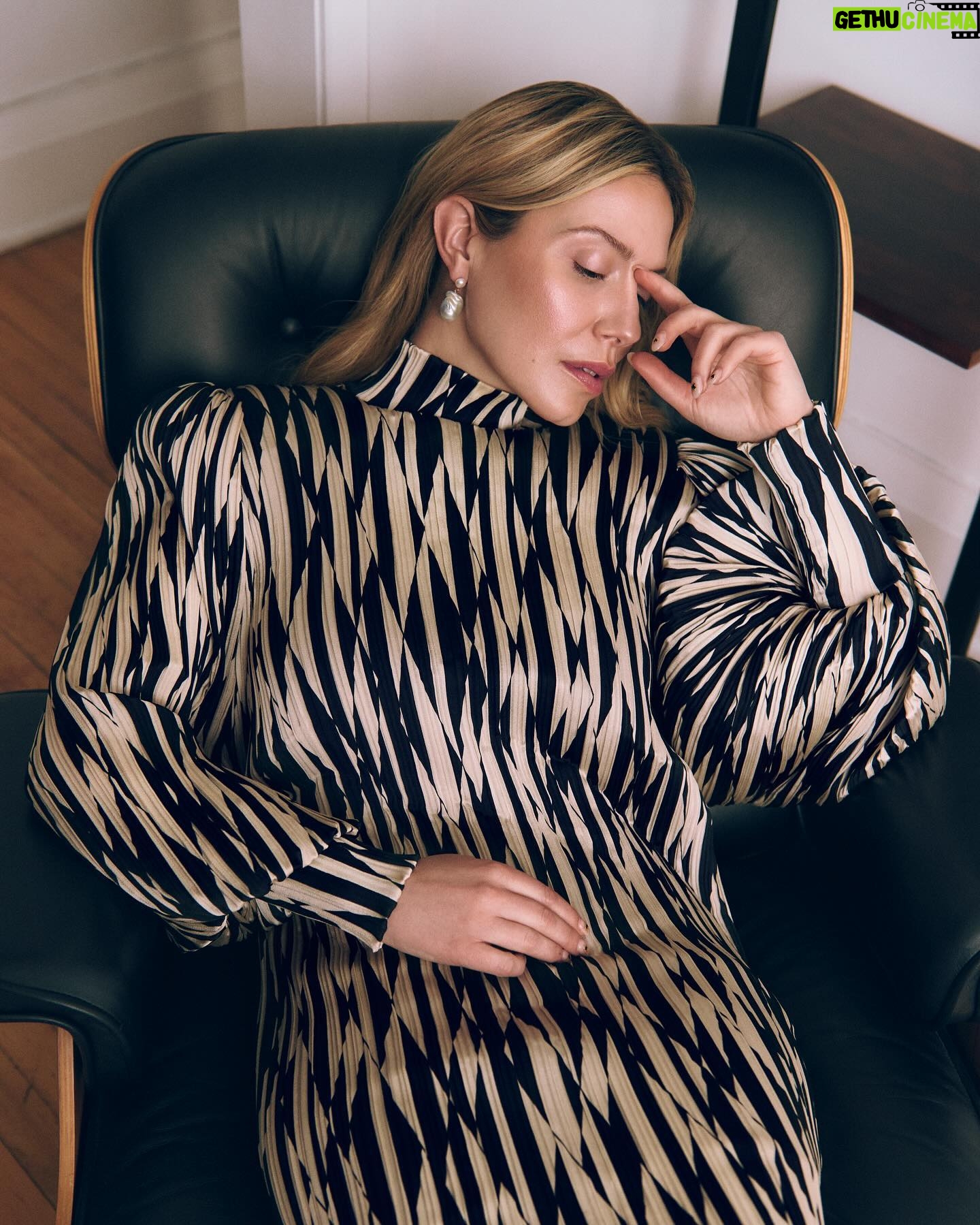 Magalie Lépine-Blondeau Instagram - La belle équipe Grâce à @boucherguillaume Pour @flanellemagazine Stylisme @lathe Mua @mayillah_ Assist @mathilde_gardonio Prod @katecanapi Merci @itsholyboy pour l’accueil
