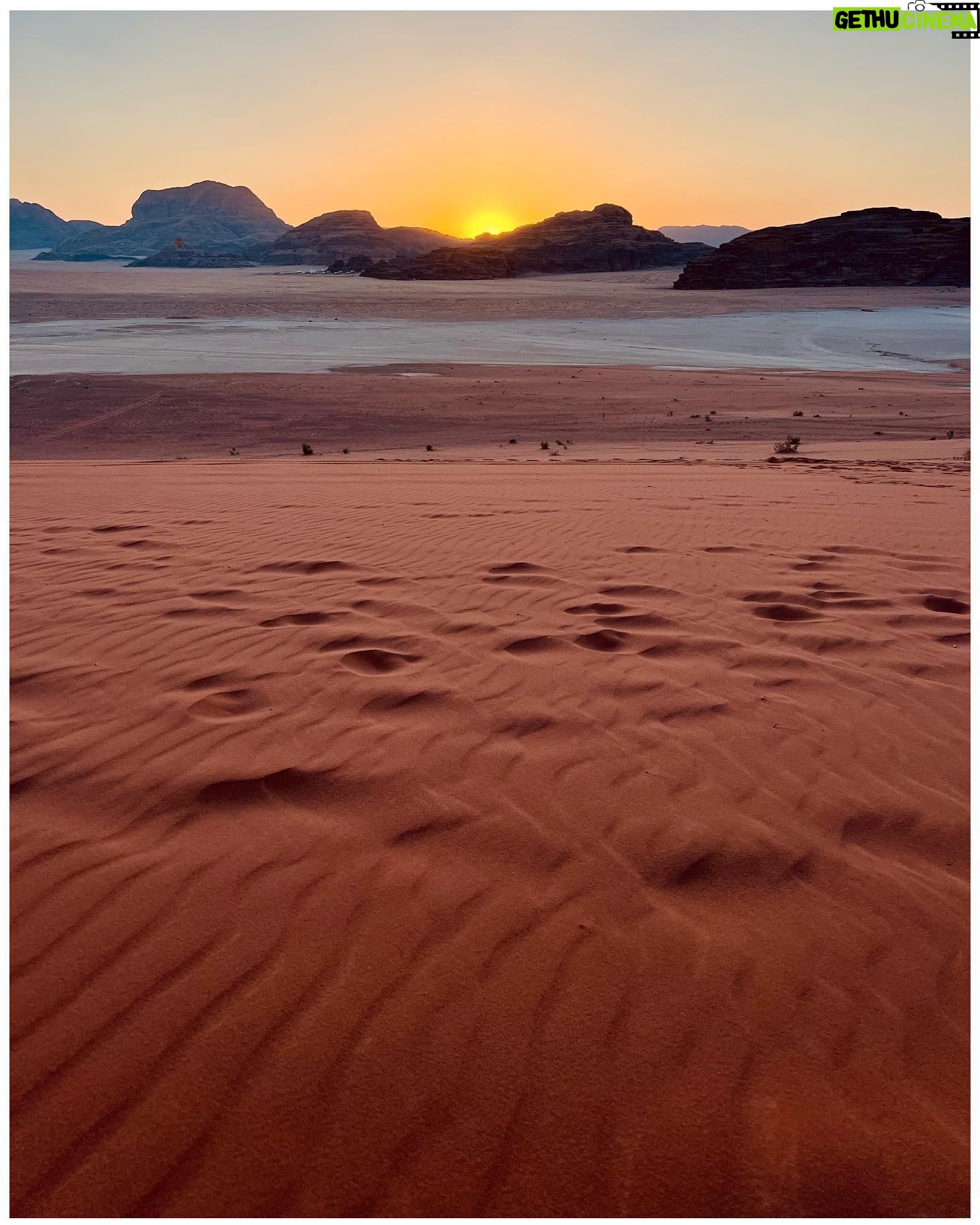 Magalie Lépine-Blondeau - 4.5K Likes - Lever de soleil sur Mars.
