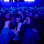 Magdalena Lamparska Instagram - To był taki wyjątkowy czas na @mastercardoffcamerafestival 💫 Filmy, spotkania, rozmowy i dużo śmiechu z moją @olgaboladz_official 😂 Teraz quiz: Co śmiesznego powiedziała mi Olga? @olgaboladz_official Zapraszamy Was z Olgą dziś i jutro na Nienasyconych do @garnizonsztuki_teatr #festiwal #przyjaźń #film