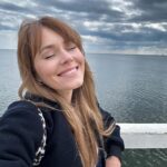 Magdalena Lamparska Instagram - Hollywoodzki uśmiech tylko w @baltic_ortho_clinic ⭐️ To była najlepsza decyzja, żeby w dorosłym życiu skorzystać z niewidocznej opcji leczenia ortodontycznego metodą Invisalign. Podziękowania dla całego zespołu i doktor Kariny Pyc - Choduń. #hollywoodsmile #ortodonta #invisalign #współpracareklamowa