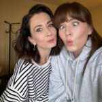 Magdalena Lamparska Instagram – Kiedy masz wsparciowy Girl Band to wiesz, że możesz więcej! Lecimy dalej z @anita_sokolowskaa ⭐️
Dziękujemy cudownej publiczności!
#dobrzesiękłamiewmiłymtowarzystwie