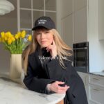 Magdalena Lamparska Instagram – Wszystkiego najlepszego Kochani w dniu zakochańców, jak to mówi mój synek. 

Miłości do siebie Wam życzę! Łagodności, zrozumienia i empatii ❤️

Jedziemy dziś z Klapsem do Kielc, ale na głowie mam wciąż Erotyczny PIF Paf z Nienasyconych 🚀

#valentinesday