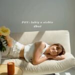 Magdalena Lamparska Instagram – [reklama]

Wiecie, że stan naszej skóry ma wpływ na nasze samopoczucie? Do domowej pielęgnacji przykładam zawsze dużą uwagę – bo wiem, że konsekwentny protokół pielęgnacyjny jest gwarancją zdrowej i zadbanej skóry. To taka chwila relaksu dla mnie w ciągu wypełnionego dnia obowiązkami. Uwielbiam korzystać z porad Topestetic, gdyż dzięki konsultacji z kosmetologiem mogę dobrać potrzebne produkty do mojej skóry i chwilowych potrzeb. 

Zbliżający się Dzień Mamy przypomina mi, jak ważne jest, aby nie zapominać o sobie, swoich potrzebach, docenieniu swojej kobiecości i zwyczajnym odpoczynku. Dlatego cenię każdą chwilę dla siebie – momenty, w których również chcę czuć się zaopiekowana. W takich chwilach oddaję się w ręce ekspertów z Topestetic, którzy od dawna dobierają dla mnie pielęgnację. Nawet gdy życie pędzi w zawrotnym tempie, staram się znaleźć chwilę dla siebie.
@topestetic 

#DzieńMamy #dbamosiebie #pielęgnacja #relaks #kobiecość
#Topestetic