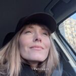Magdalena Lamparska Instagram - Ten miesiąc był pełen miłości. Wspaniałych spotkań. Nowych głębokich relacji oraz celebracji Tej wyjątkowej, która postanowiła zostać żoną i mężem 🎈Był to miesiąc naszej premiery Nienasyconych. Czuję się dzięki tym 29 dniom bardzo bogata w pięknych ludzi i dobre emocje. Ten krok kowbojski sprawił, że zdjęcia próbne poszły dobrze i niedługo zaczynam nową przygodę przed kamerą. Dziękuję luty! Byłeś tak intensywnie wspaniały! 🎈 #wdzięczność #luty #mojpamietnik #mydiary #gratitude