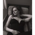 Maggie Geha Instagram - By @retosterchi with styling by @reginadoland 🖤🤍