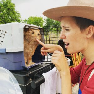 Maggie Grace Instagram - We bite back TONIGHT - @feartwd returns to @amc_tv 9/8c #meOW #standin #catactorsareprimadonnas #skidmark #hellbeinhistrailer #callhisagent 🐈🎭⭐️