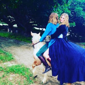 Maggie Grace Instagram - Be honest, does this dress make my butt look big ? 🤷🏼‍♀️#tbt #alwaysaTrickquestion #neveranswer #dontevenpause #what?