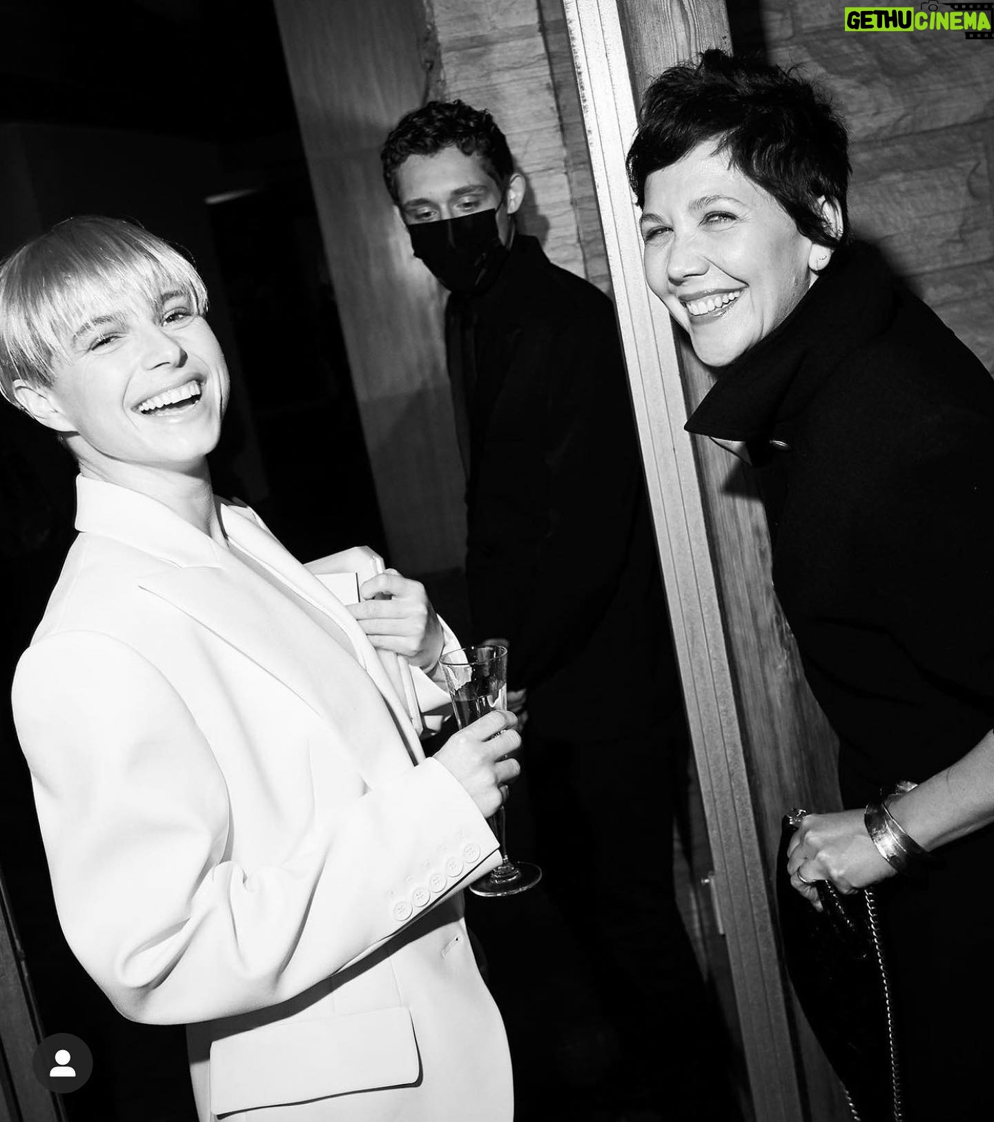 Maggie Gyllenhaal Instagram - Jessie and me x