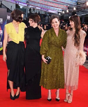 Maggie Gyllenhaal Instagram - In-formation last night at the @londonfilmfestival with our film @thelostdaughterfilm #oliviacoleman #jessebuckley #dakotajohnson
