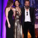Maggie Gyllenhaal Instagram - What an amazing night. Thank you @gothamawards for recognizing our film @thelostdaughterfilm 🖤🍊🖤