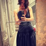 Maggie Gyllenhaal Instagram - Leather @loewe in Lyon….
