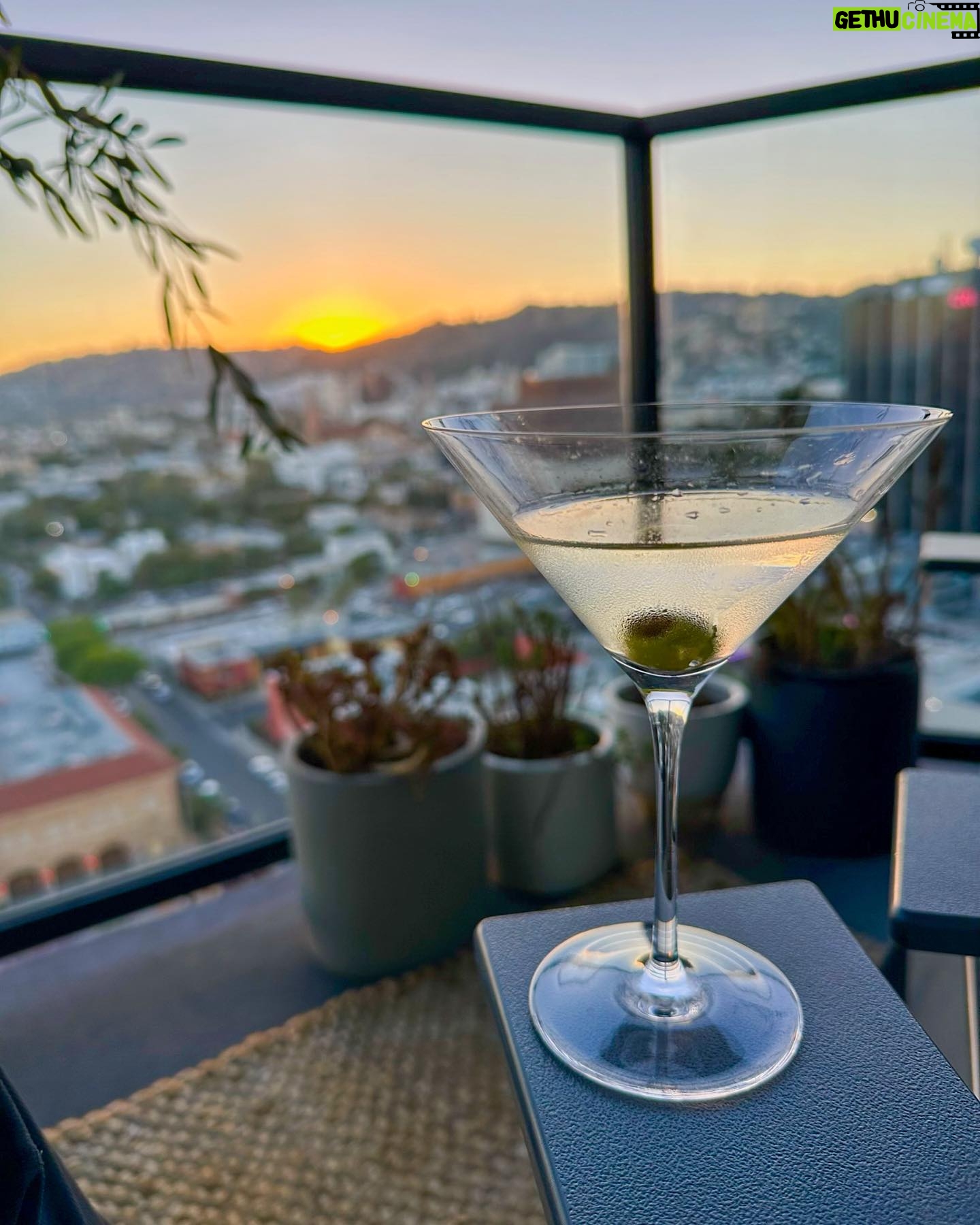 Maggie Lawson - 15.5K Likes - Sometimes #traveltuesday can be moving to a different apartment… in your same building🤪