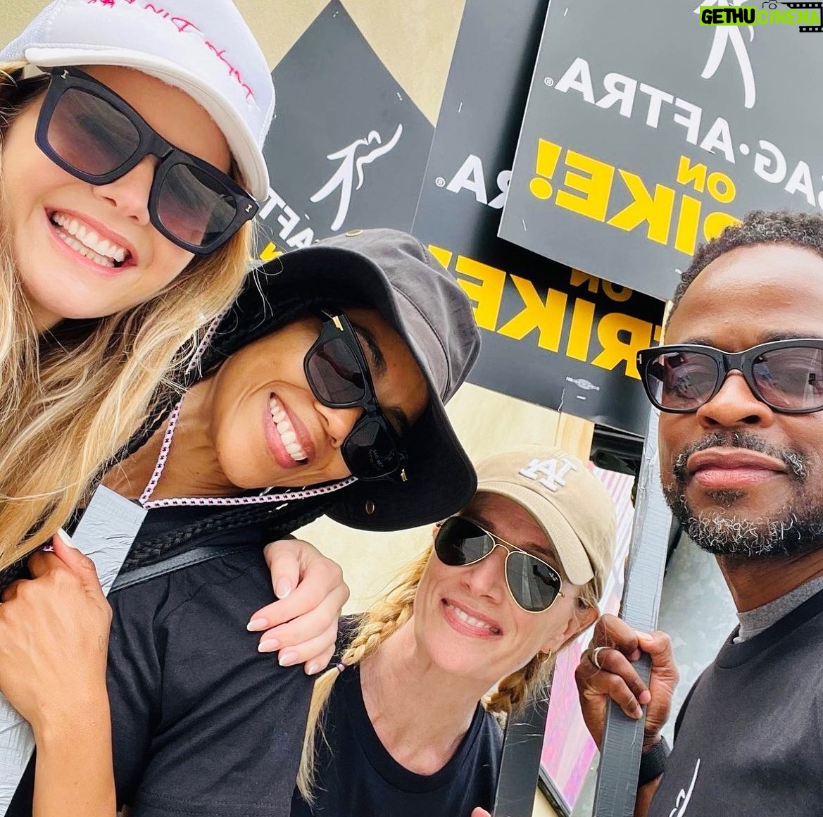 Maggie Lawson Instagram - This framily stands in solidarity with @wga and @sagaftra 💛