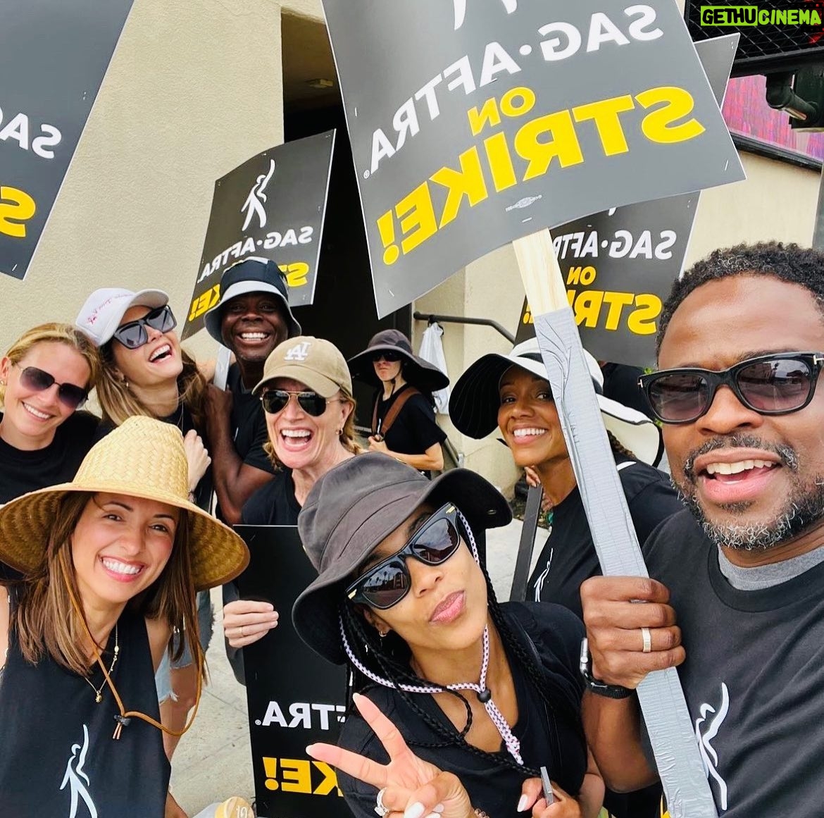 Maggie Lawson Instagram - This framily stands in solidarity with @wga and @sagaftra 💛