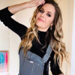 Maggie Lawson Instagram - An “overall” wonderful night Thank you @leejeans and @teddysphotos ❤️ . . . 💄 by @antonmakeup 💁🏼‍♀️ by @tildebymatilde