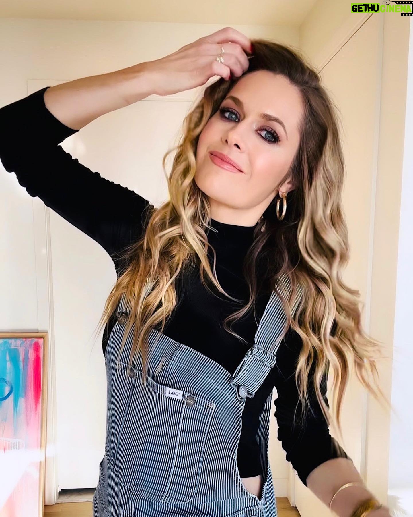Maggie Lawson - 14.8K Likes - An “overall” wonderful night
Thank you @leejeans and @teddysphotos ❤️
.
.
.
💄 by @antonmakeup
💁🏼♀️ by @tildebymatilde