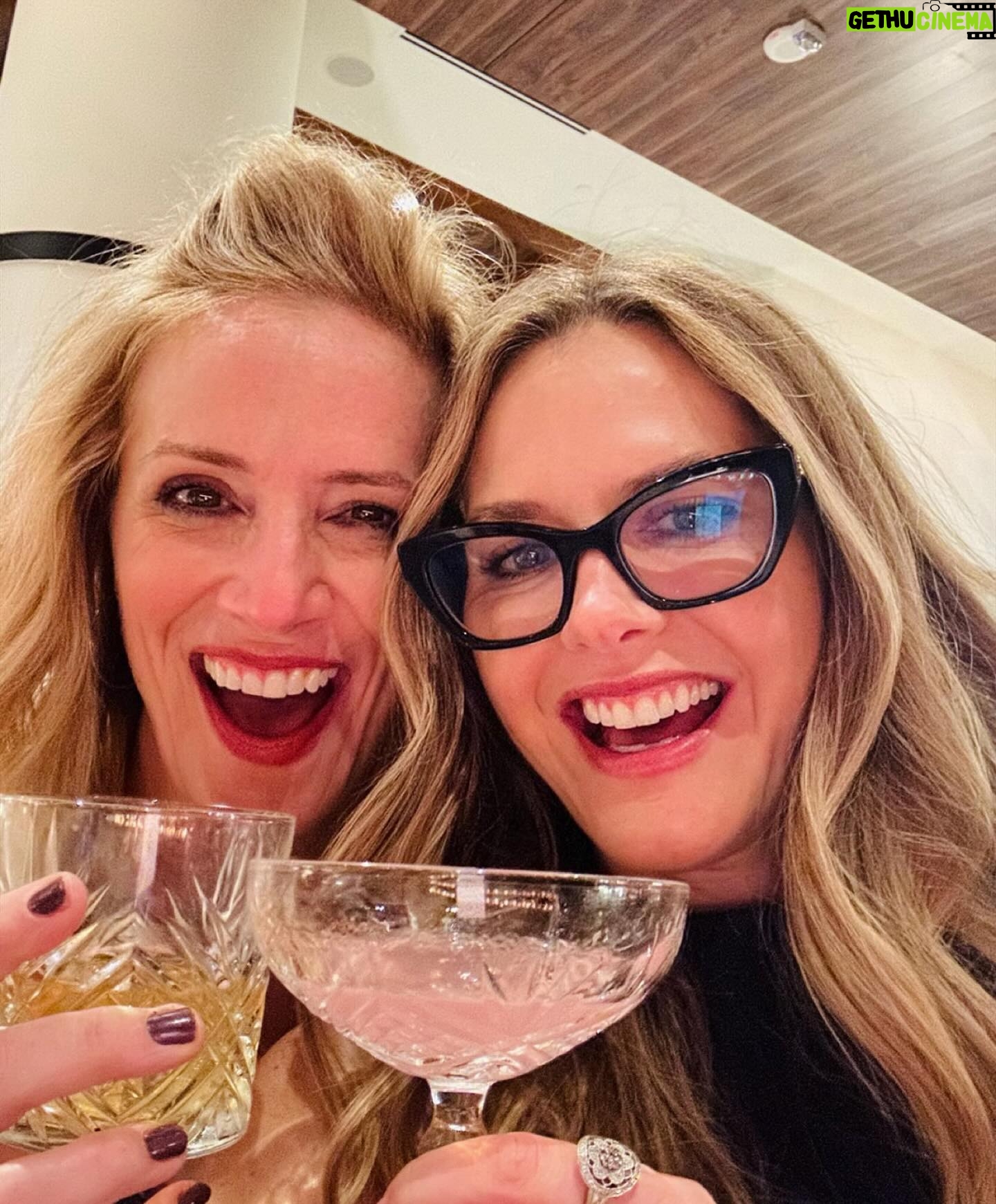 Maggie Lawson - 23.8K Likes - Thank you @oklahomacomiccon! Psych Con here we come ✨🍍