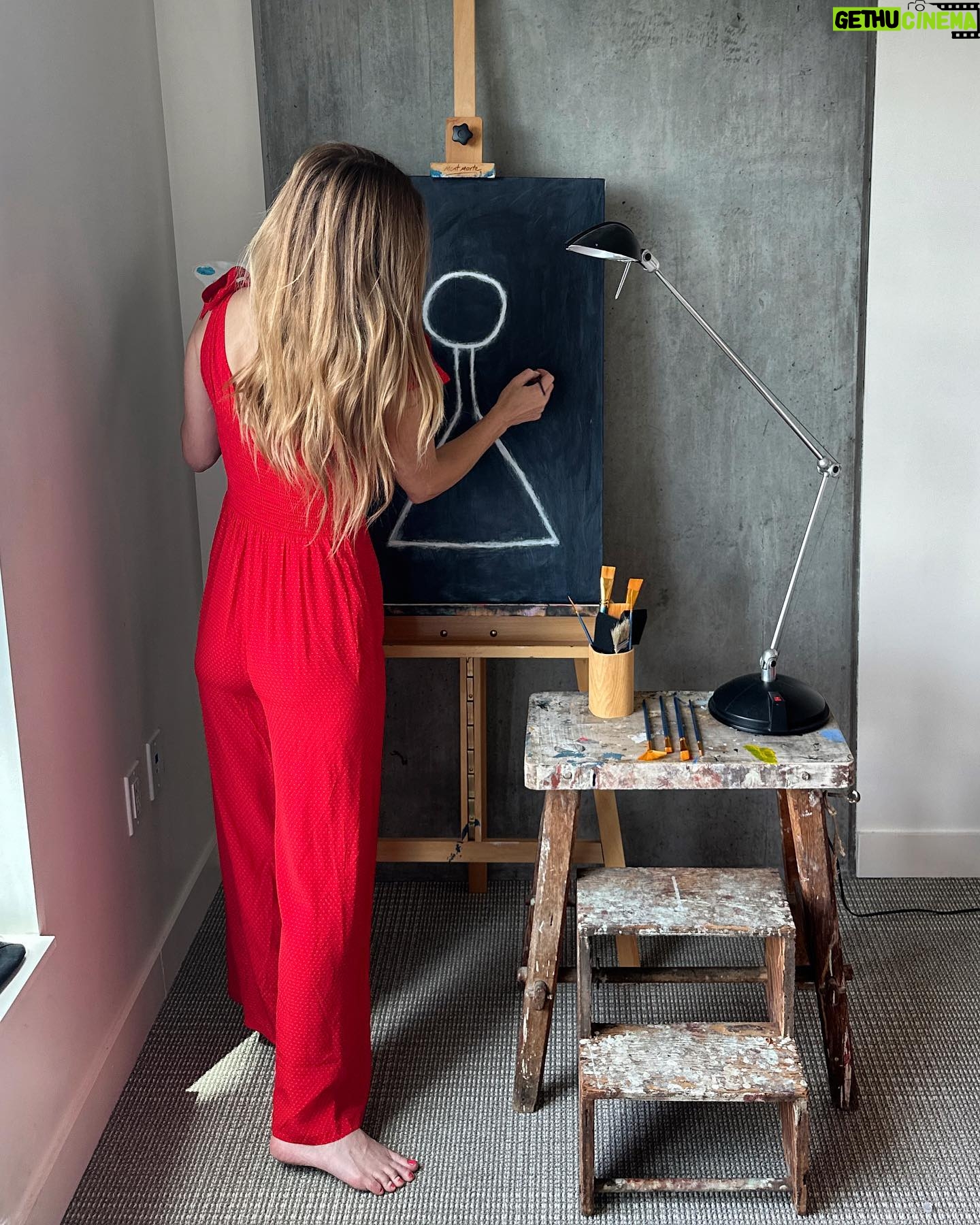 Maggie Lawson Instagram - Mondays feel like a blank canvas #metime