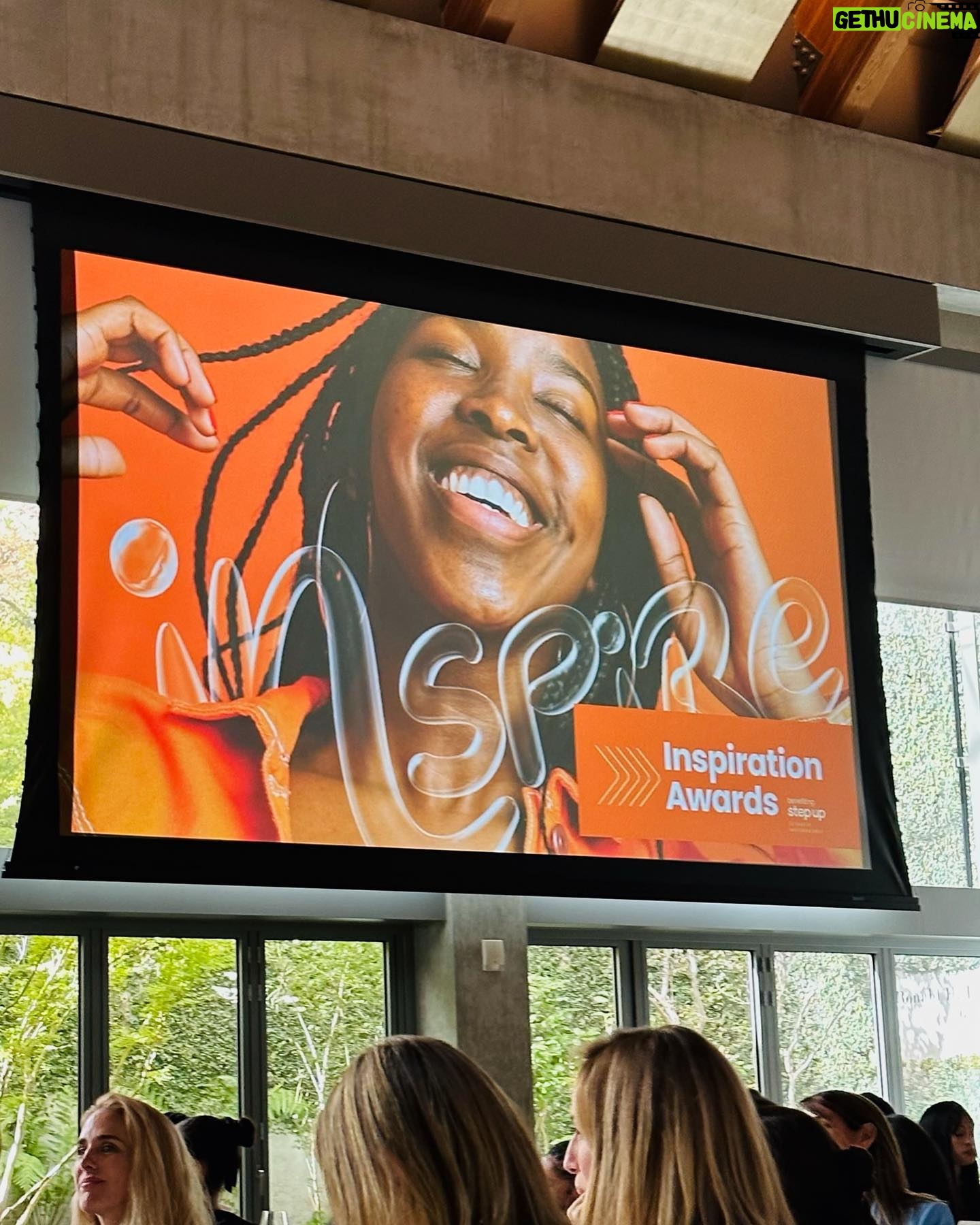 Maggie Lawson Instagram - Stepping out to step up ✨🧡✨Thank you @stepupwomensnetwork for hosting a beautiful event for an amazing cause! #inspirationawards.