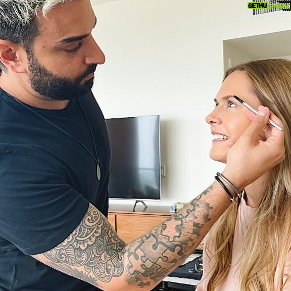 Maggie Lawson Instagram - Join me and @antonmakeup on today’s episode of #metime where we talk all things beauty✨ Follow @metimewithmaggie for exclusive content xoxo