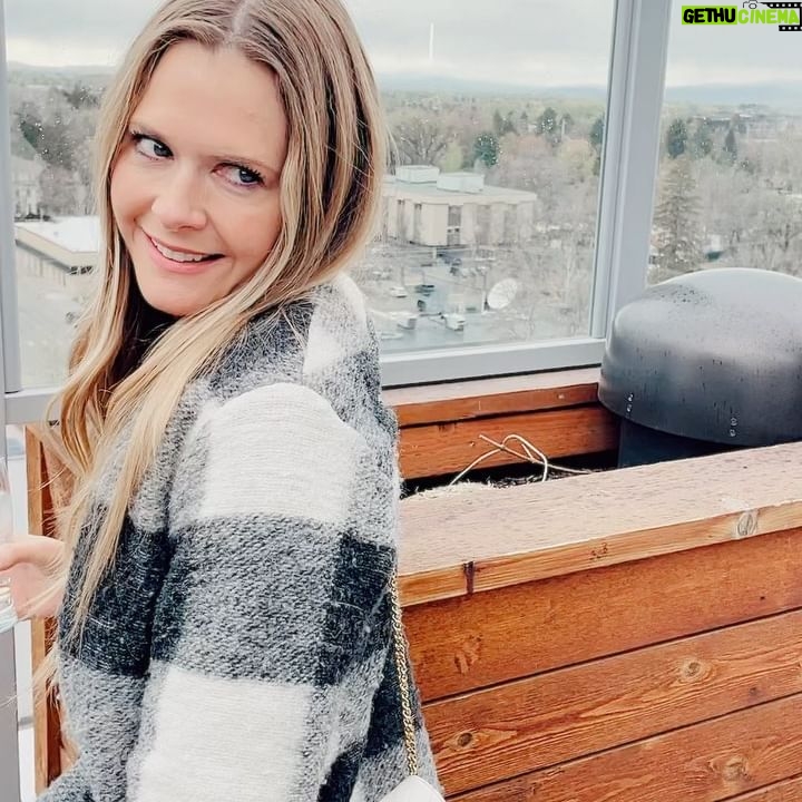 Maggie Lawson Instagram - Thank you for a beautiful stay @armoryhotel - Can’t wait to get back. 💖