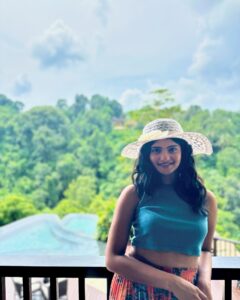 Actress Maheswari Yayathiraj HD Instagram Photos and Wallpapers May 2024