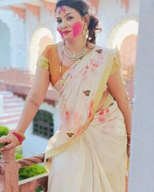Mahi Kaur Instagram - तू हकीकत से हमेशा महरूम ही रहा
तुझे तेरे जेहन से कभी रिहाई मिली ही नही।