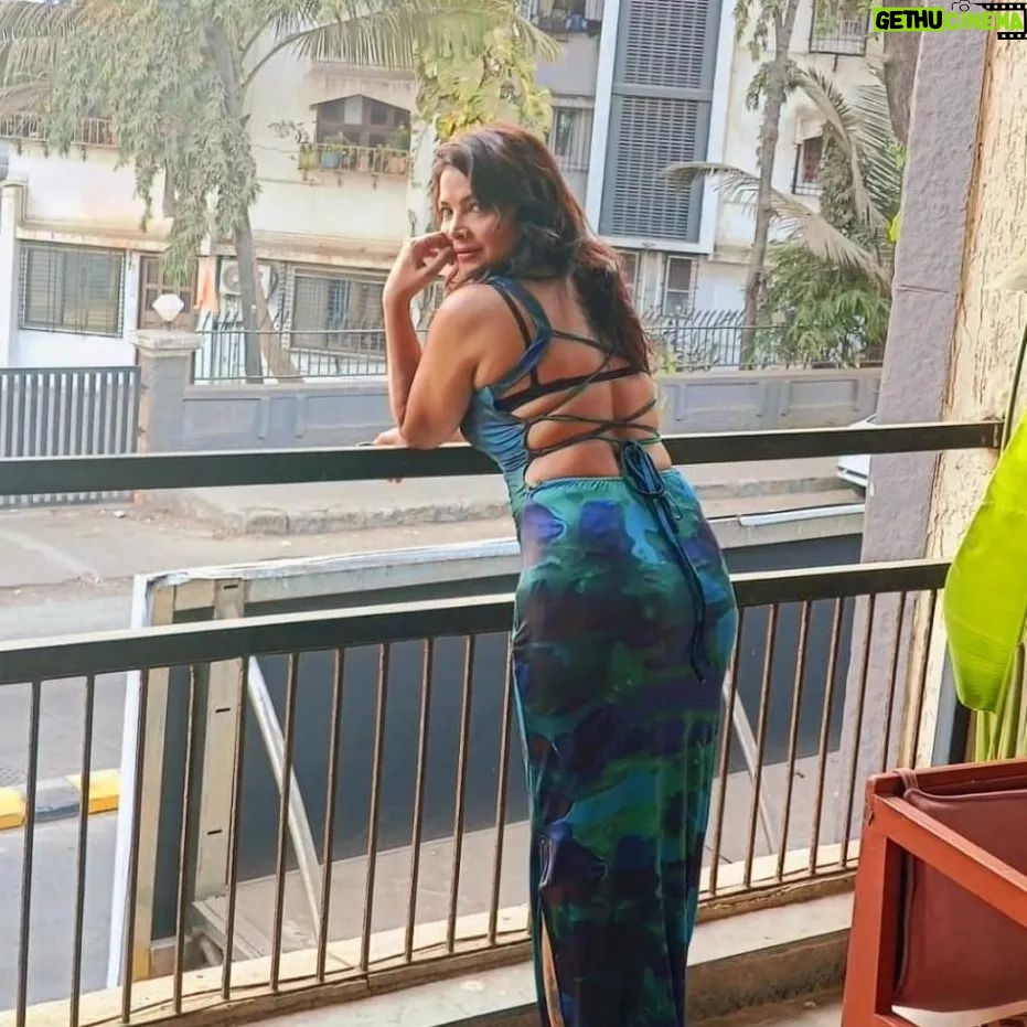 Mahi Kaur - 3 Likes - This post has no purpose other than the fact that I am in love with my outfit...and I think I look gorgeous in the 4th pic....
Outfit:@newme.asia