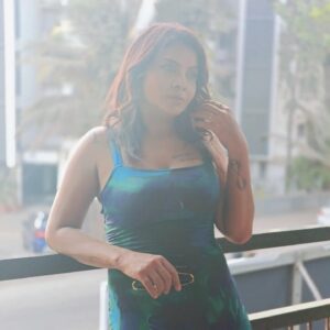 Mahi Kaur Instagram - This post has no purpose other than the fact that I am in love with my outfit...and I think I look gorgeous in the 4th pic....

Outfit:@newme.asia