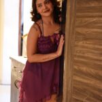Mahi Kaur Instagram – My mood snaps like a breadstick . 
Captured different expression, different moods with few seconds…so now you know