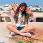 Mahi Maheswari Instagram - Celebrating the colors of our beautiful relationship, I wish you and your family all the bright hues of life. Have a colourful holi ! #holi#color#sisterdaughter#familytime #outdoor #nature #photography #travel #landscape #hiking #adventure #winter #outdoors #mountains #snow #naturephotography #camping #photooftheday #love #mountain #captionplus #sky #naturelovers #trekking #beautiful #wanderlust #ex