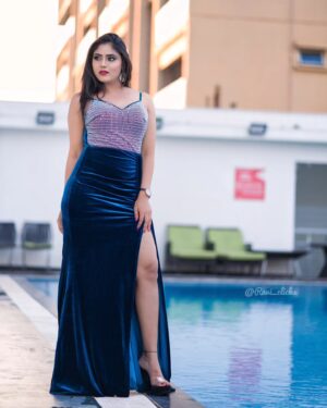 Mahi Maheswari Instagram - 👗:::@myroopamsboutique 
📸:::@ravi_cross_clickx 
Makeup by:::@sreebridalmakeup 
.designed by ::::: @dineshinampudi 
@zeetelugu
@mahi_maheswari_official 
@magnatic_eyes_mahi_m 
.
#makeupartist #photography #style #fashion #model #dress #trendigpost #trendig #viralreels