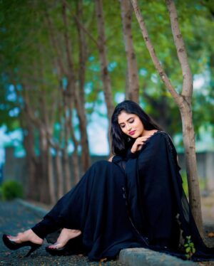Mahi Maheswari Instagram - Outfit by @uski_designer_studio  pic by @7r_photography___.  #sunset #sunrise #sun #TFLers #pretty #beautiful #red #orange #pink #sky #skyporn #cloudporn #nature #clouds #horizon #photooftheday #instagood #gorgeous #warm #view #night #morning #silhouette #instasky #all_sunsets_