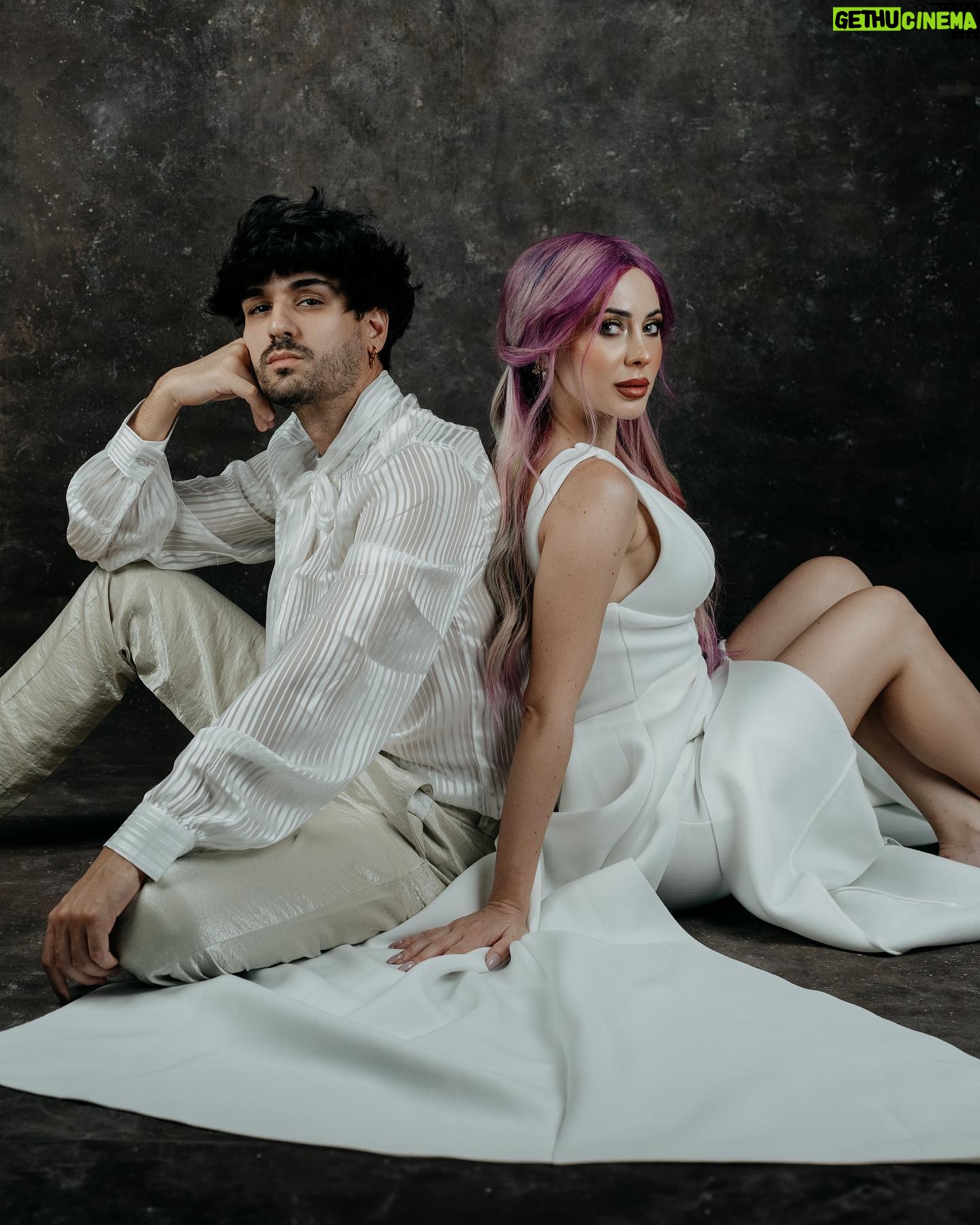 Mahi Masegosa - 15.2K Likes - Si algún día nos casamos, @numenstudiogrx @numenweddings está clarísimo que serán los encargados del reportaje de boda 😂 la pregunta es, nos casamos ?! Con 33 años se me ha pasado ya el arroz?! 😂